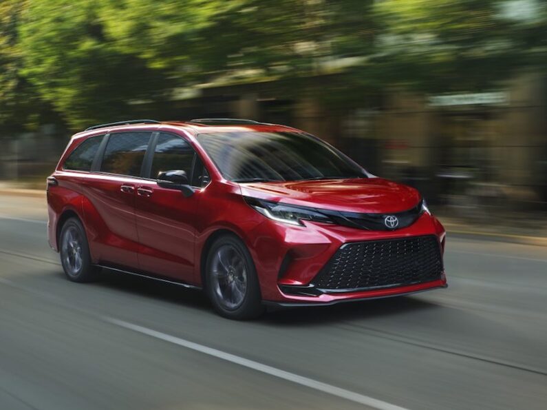 36 MPG y cara de pocos amigos: Analizamos la Toyota Sienna XSE 2026